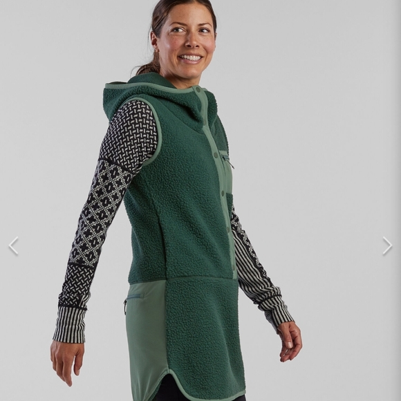 Title Nine Soft Tan Fleece Vest - Picture 7 of 8